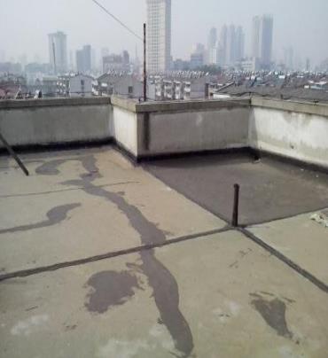 南岳漏水维修 楼顶漏水是什么原因，楼顶漏水维修方法是什么?