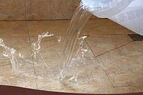 南岳漏水维修 免砸砖防水材料该如何施工